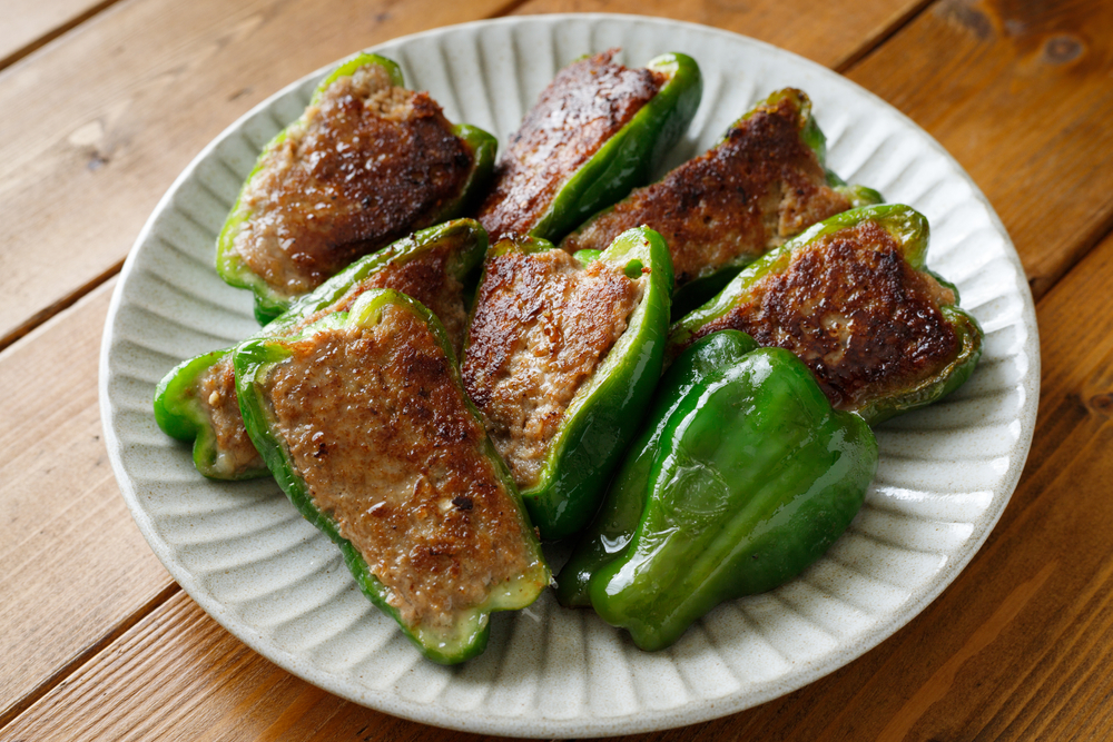 栄養もボリュームも満点！ピーマンの肉詰めの作り方