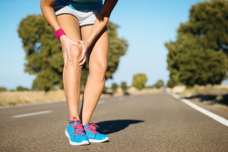 ランニングで膝が痛くなる人必見 ポイントは膝関節ではなく「股関節」