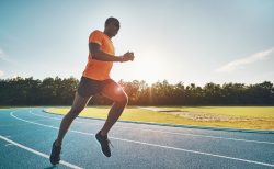 試合や練習前の質を高める！科学的に効果的なウォームアップ法4ステップ｜陸上競技 短距離 100m WUP 