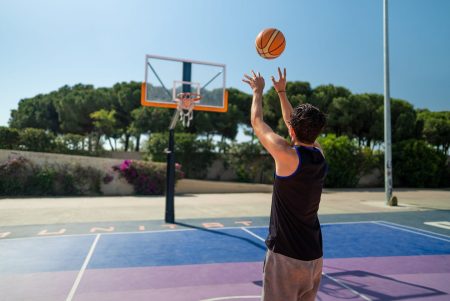 バスケットボール 公園でひとりでできる ドリブル シュート ジャンプ の自主練習｜バスケ 自主トレ 自主練