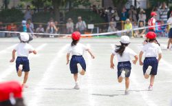 年中・年長向け 足が速くなるコツ 走り方で意識したい3つのポイント|かけっこ