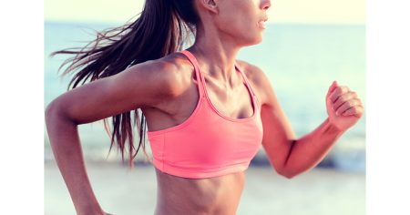 楽に走るためのランニングの呼吸法  4歩で1呼吸 ポイントは呼吸の「深さ」と呼吸筋のストレッチ｜マラソン 長距離 横っ腹 レース 本番