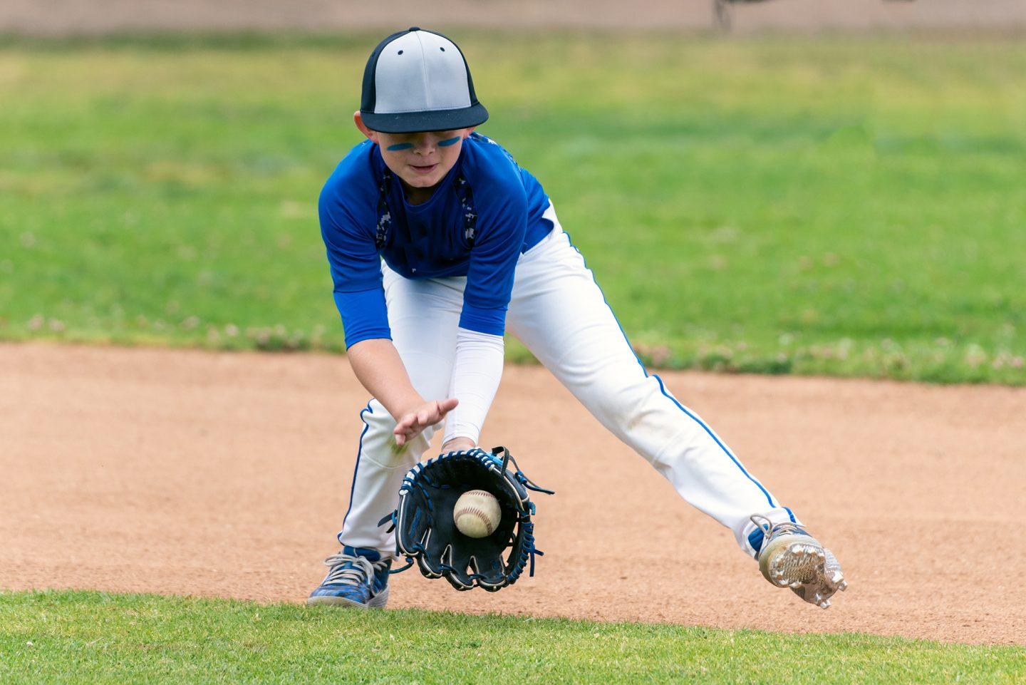 小学生必見！飽きずに楽しく取り組める守備の基礎ドリル｜少年野球 練習メニュー 練習法 遊び