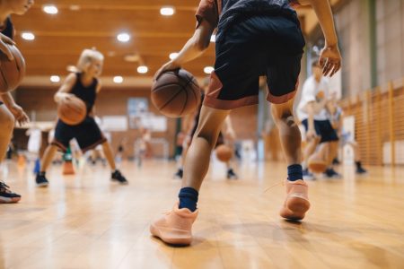 バスケットボール 河村勇輝 ディフェンスを振り切るストップ動作 キレを生み出す足の使い方