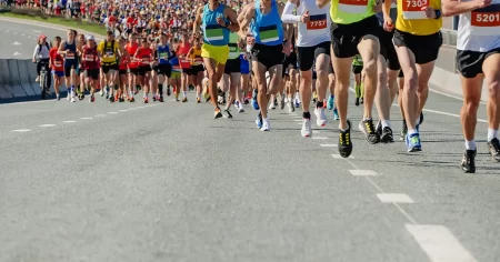 シカゴマラソン ケニアのケルビン・キプタム選手が世界新記録を樹立！練習で走っている距離がすごい！週300km｜マラソン ラップ 男子 練習内容 メニュー