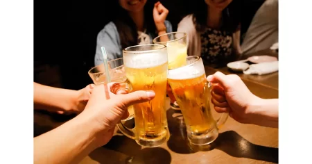 筋分解を最小限に抑えるお酒の飲み方！ アルコールの摂取法3原則 お酒の種類・タイミング・おつまみ｜筋トレ