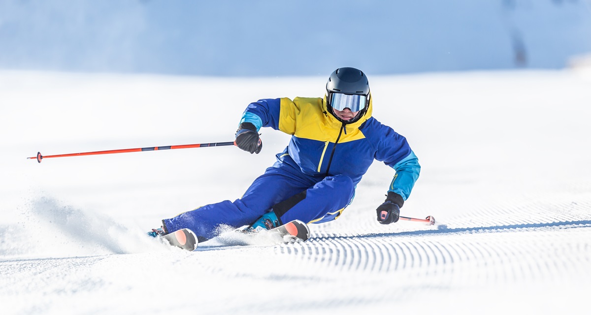 急斜面を制するフルカービングが学べる究極のトレーニング 雪面タッチ