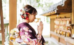 初詣は神社とお寺、どちらに行く？今さら聞けない初詣の由来と参拝マナー