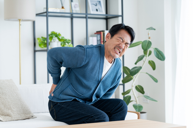 腰がつらい人必見！腰痛対策おすすめストレッチ＆生活習慣