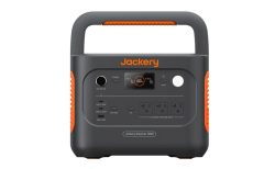 GWのキャンプも車中泊も、電源ひとつで快適に【Jackery】