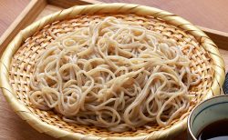 厳選された原料と熟練のそば職人が打つ本物の味わい― 【雪村そば】の本格手打ちそばをご自宅で!