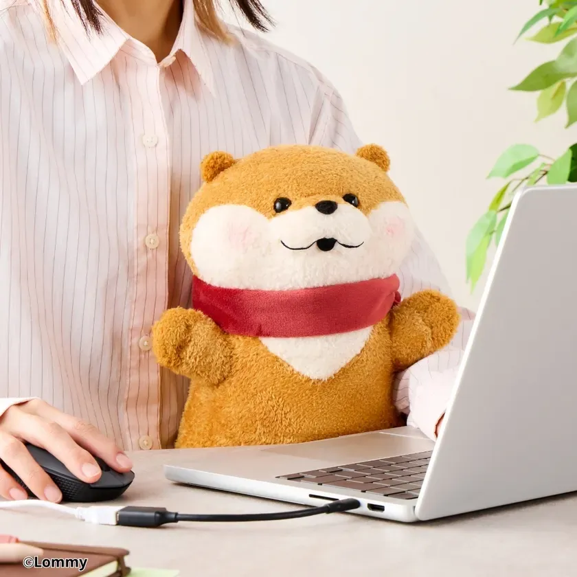 ノートパソコンとぬいぐるみ