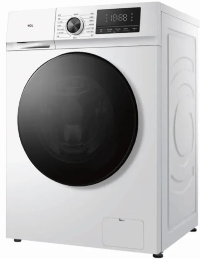 白いTCL洗濯機の正面図。洗濯機のドアは黒く、前面にはデジタルディスプレイとコントロールノブがあります。