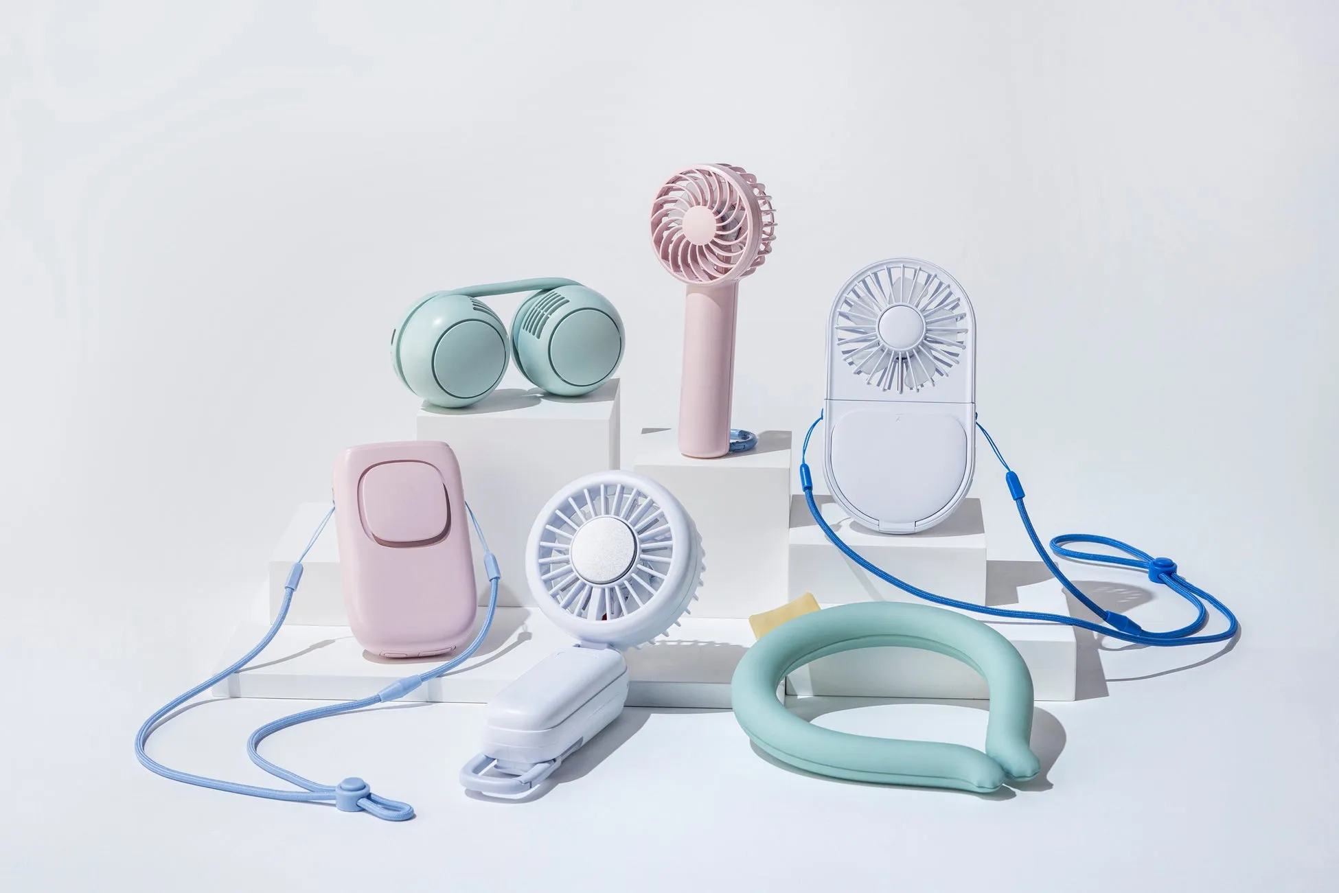 様々な種類の携帯扇風機